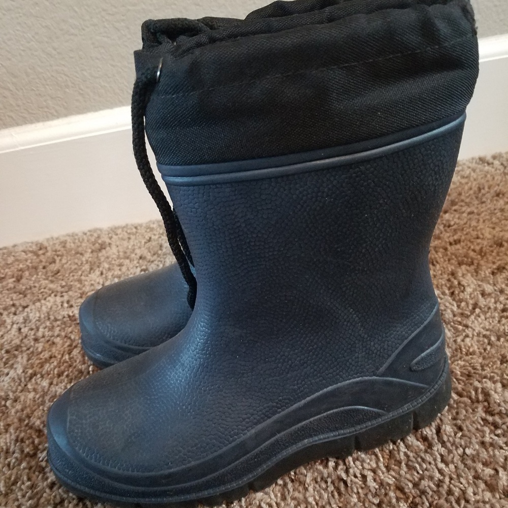 Sold ***Boys Snow Boots